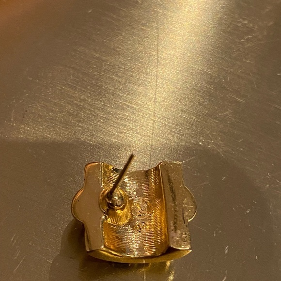 Swarovski single gold tone crystal earring for pierced ears - Picture 5 of 12